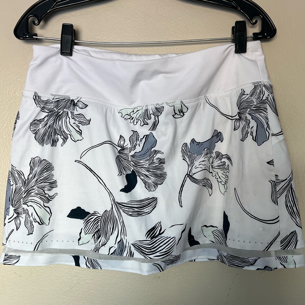 Athleta White Floral Active Skort